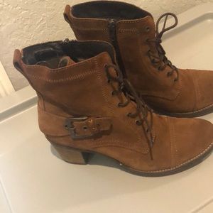 Like New Taos bootie